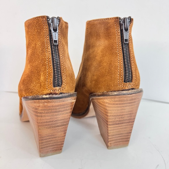 Surface to Air brown suede ankle boots - Picture 5 of 6
